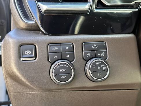 Used 2025 Chevrolet Silverado 1500 LT Trail Boss w/ Protection Package AWD/4WD image 22