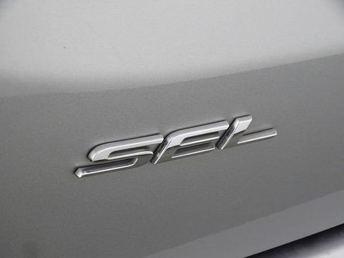 Used 2024 Ford Edge SEL AWD/4WD image 38