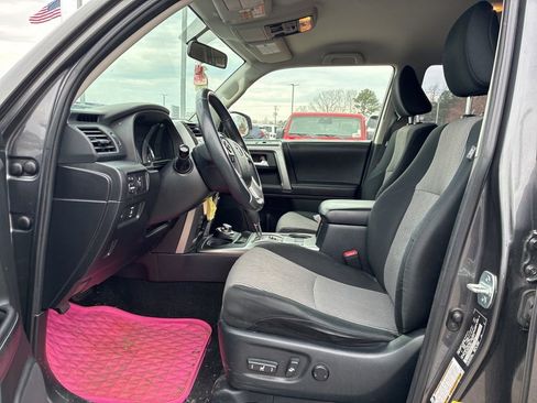 Used 2016 Toyota 4Runner SR5 image 11