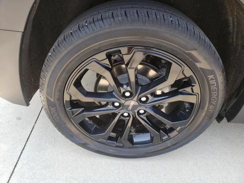 Used 2022 GMC Terrain SLE w/ Driver Convenience Package FWD image 28
