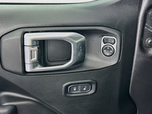 Used 2025 Jeep Wrangler Unlimited Sport AWD/4WD image 18