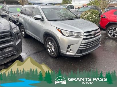 Used 2017 Toyota Highlander Limited Platinum