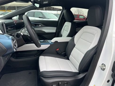 New 2026 Chevrolet Equinox EV LT image 9