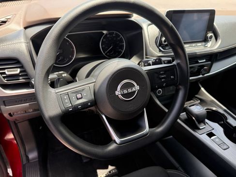 Used 2023 Nissan Rogue S AWD/4WD image 3