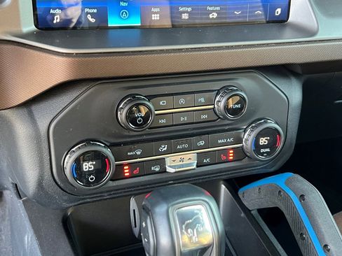 Used 2023 Ford Bronco Outer Banks image 17