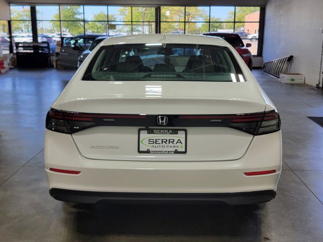 Used 2023 Honda Accord EX image 6