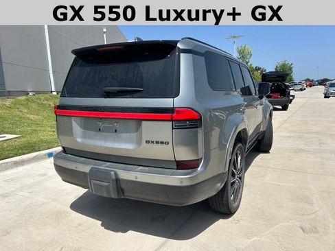 Used 2025 Lexus GX 550 w/ Accessory Package (2T) AWD/4WD image 3