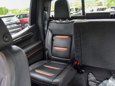 Used 2023 GMC Sierra 1500 AT4 w/ AT4 Premium Package AWD/4WD image 20