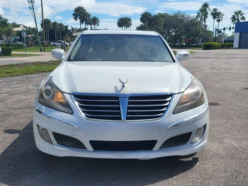 Used 2013 Hyundai Equus Signature RWD image 3