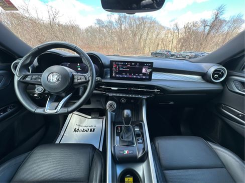 Used 2024 Alfa Romeo Tonale Ti w/ Premium Interior Package AWD/4WD image 27