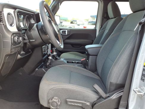 Used 2024 Jeep Wrangler Unlimited Sahara AWD/4WD image 23