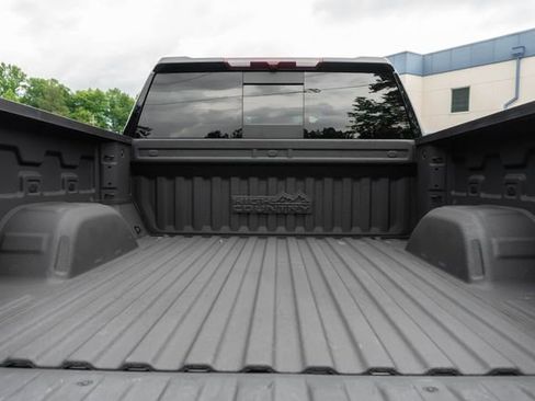 Used 2024 Chevrolet Silverado 1500 High Country w/ Midnight Edition AWD/4WD image 32