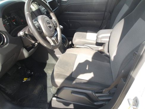 Used 2011 Jeep Patriot Latitude AWD/4WD image 19
