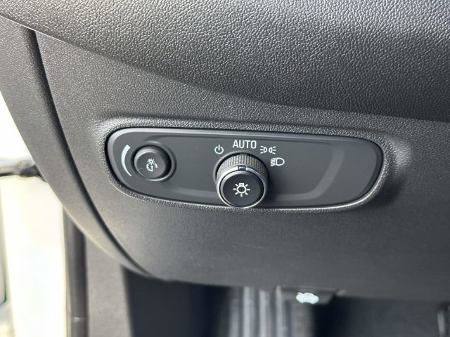 Certified 2024 Chevrolet Equinox LS w/ Driver Confidence II Package AWD/4WD image 16