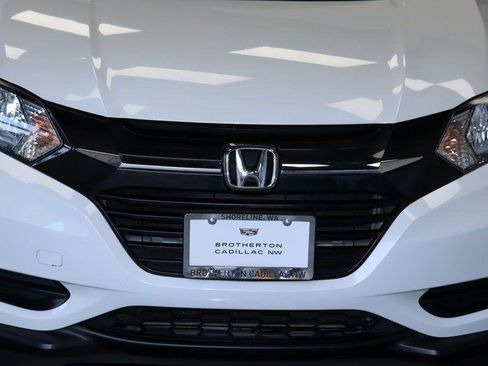 Used 2016 Honda HR-V LX image 9