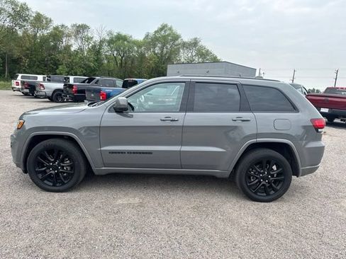 Used 2021 Jeep Grand Cherokee Laredo X AWD/4WD image 5