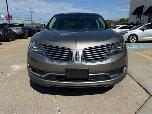 Used 2016 Lincoln MKX Reserve w/ Climate Package AWD/4WD image 4