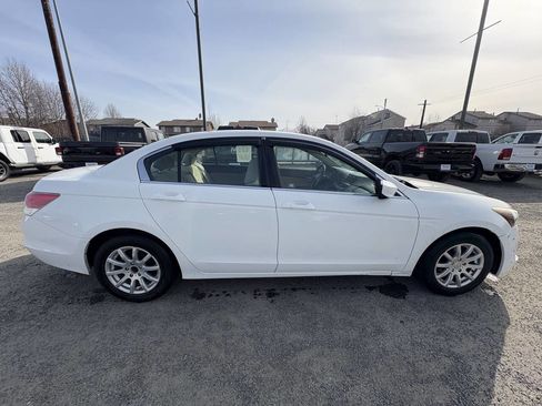 Used 2010 Honda Accord LX image 8
