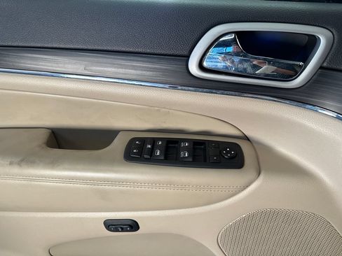 Used 2021 Jeep Grand Cherokee Limited AWD/4WD image 19