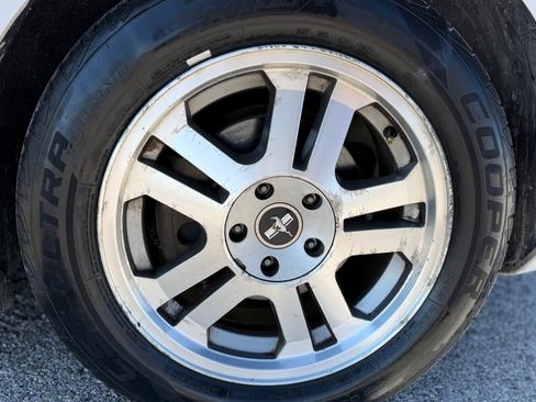 Used 2008 Ford Mustang DELUXE COUPE image 19