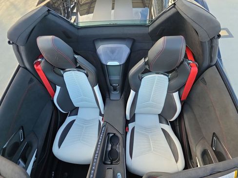 Used 2023 Chevrolet Corvette Stingray Premium Conv w/ Z51 Performance Package image 22