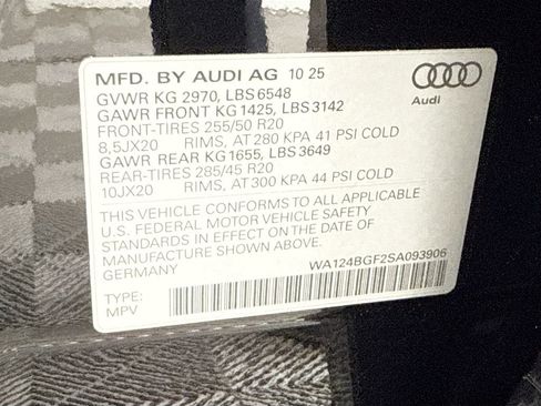 New 2025 Audi Q6 e-tron Premium Plus image 35