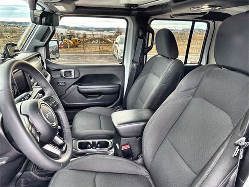 Used 2023 Jeep Gladiator Willys image 11