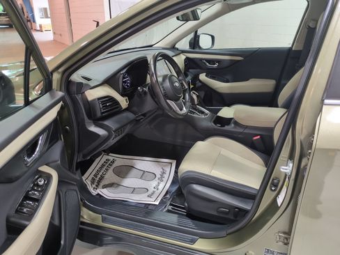 Certified 2025 Subaru Outback Premium w/ Popular Package #1A AWD/4WD image 16