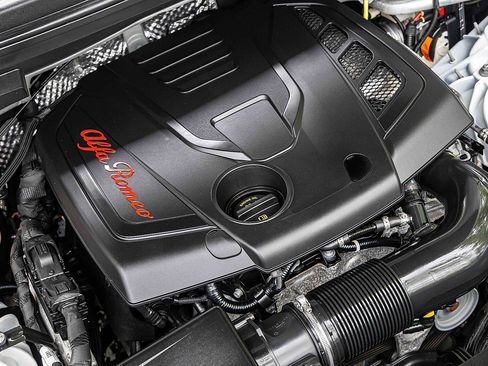 Used 2022 Alfa Romeo Stelvio Ti image 31