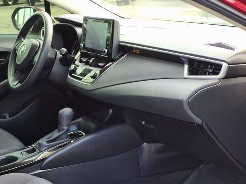 Used 2022 Toyota Corolla LE image 19