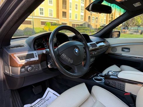 Used 2007 BMW 750i RWD image 24