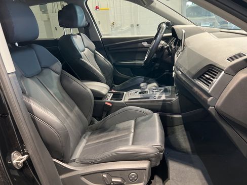 Used 2020 Audi Q5 Prestige w/ Prestige Package image 32