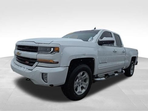 Used 2018 Chevrolet Silverado 1500 LT w/ All Star Edition AWD/4WD image 5