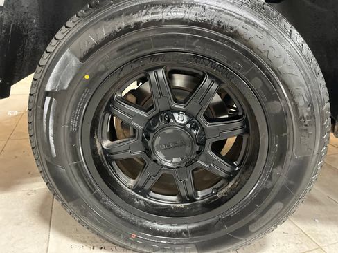 Used 2017 RAM 1500 Express AWD/4WD image 11