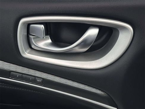 Used 2019 INFINITI QX60 Luxe w/ Essential Package image 7