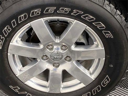 Used 2018 Jeep Wrangler Unlimited Sahara w/ Connectivity Group image 25