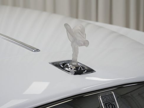 Used 2016 Rolls-Royce Wraith image 23