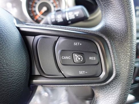 Used 2022 Jeep Wrangler Sport image 17