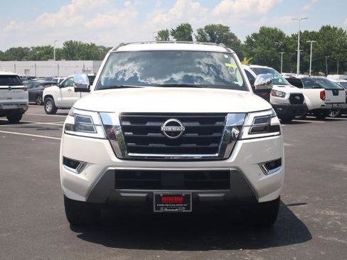 Used 2021 Nissan Armada Platinum w/ Captain's Chairs Package AWD/4WD image 3