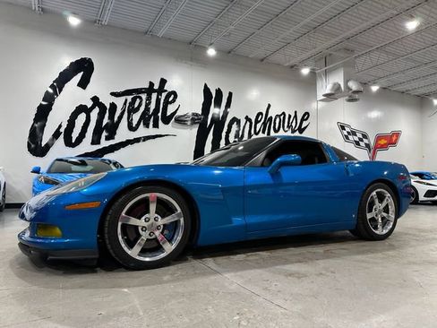 Used 2008 Chevrolet Corvette Coupe w/ Z51 Performance Package RWD image 1