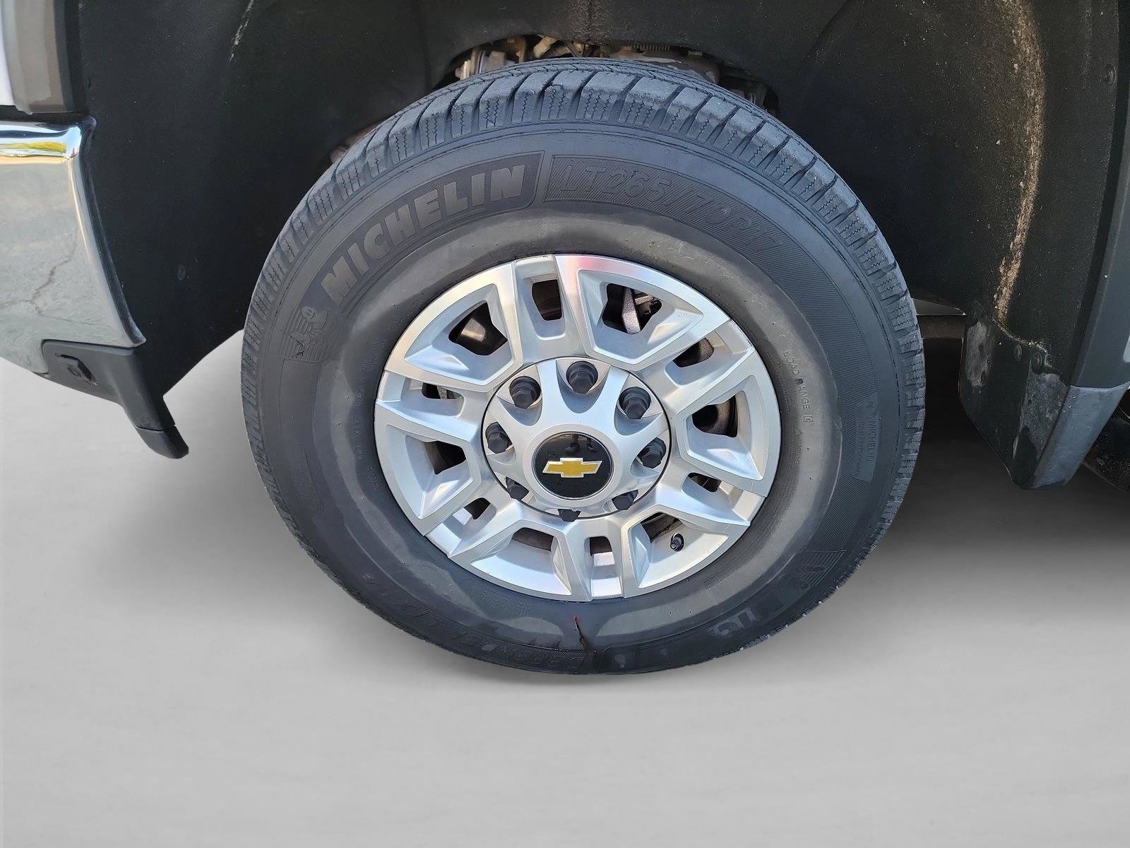 Used 2021 Chevrolet Silverado 2500 LT w/ Fleet Comfort Package AWD/4WD image 9