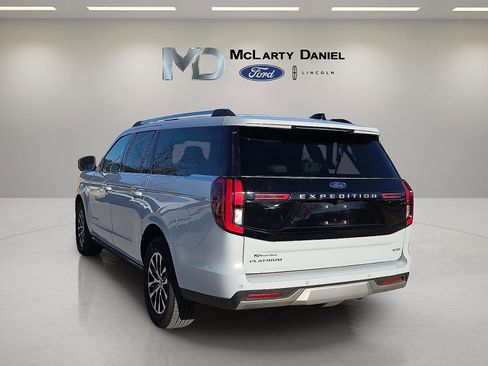 Certified 2025 Ford Expedition Max Platinum image 4