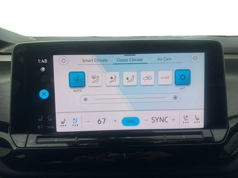 Used 2024 Volkswagen Atlas Cross Sport SE FWD image 20