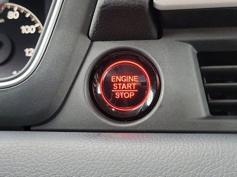 Used 2023 Honda Pilot Touring image 18