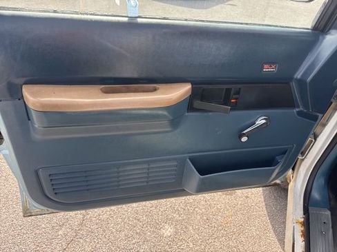 Used 1989 Chevrolet Silverado 1500 4x4 Regular Cab image 13