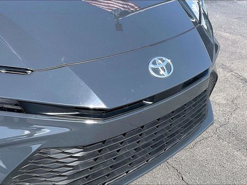 Used 2025 Toyota Camry LE w/ Convenience Package FWD image 29