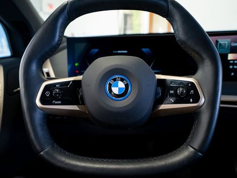 Used 2024 BMW iX xDrive50 w/ Premium Package AWD/4WD image 33
