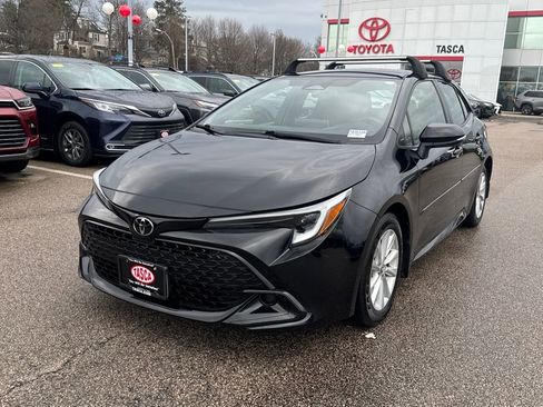 Used 2023 Toyota Corolla SE image 3