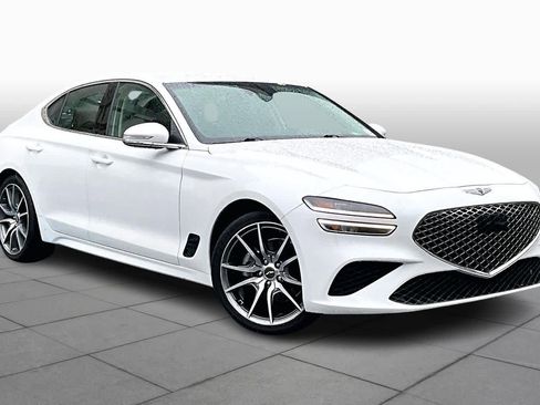 Used 2023 Genesis G70 2.0T image 3