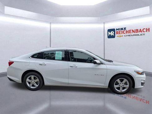 Used 2024 Chevrolet Malibu LT FWD image 3
